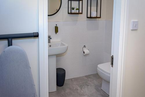 Two-Bedroom Apartment image 4