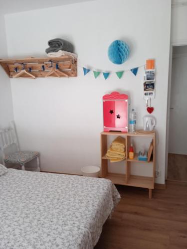  Habitación con patio en piso compartido in Capellades