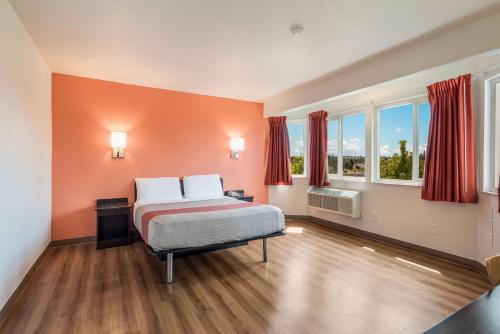 1 queen bed
