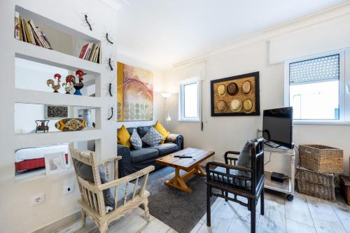 I'm on Charming Home - image 3