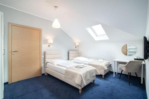 2 bedrooms, 3 beds