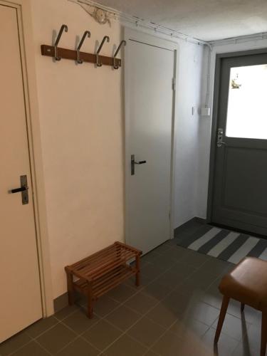 Doubleroom in basement w own bathroom in Rörum, Österlen (Doubleroom in basement w own bathroom in Rorum, Osterlen) in Glimminge