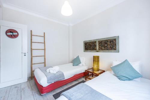 I'm on Charming Home - main image