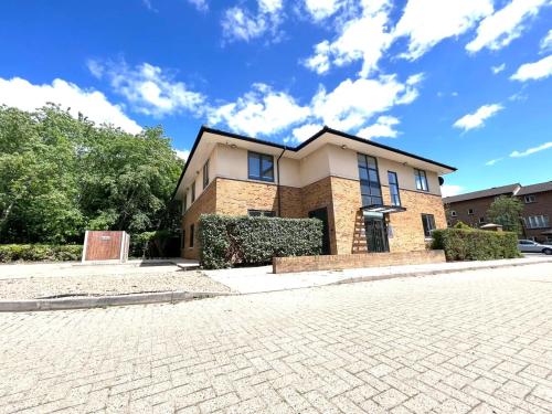 Marvel Retreat, Milton Keynes