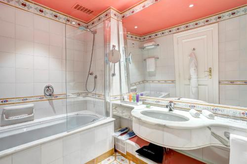 room detail thumbnail 2