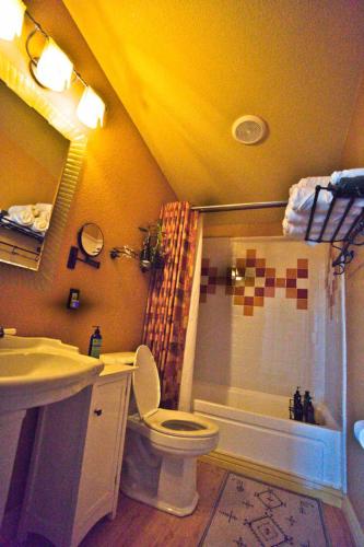 Bathroom, Sunny Southwest Cottage in Mesa Verde (CO)