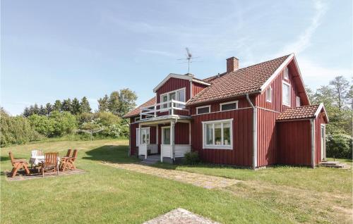 Gorgeous Home In Lyrestad With Wifi - Lyrestad