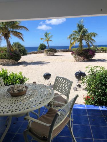 設施, Marazul Dive Resort. 3 Bedroom Seafront House. Dive, Snorkel, enjoy amazing sunsets in 韋斯特蓬特