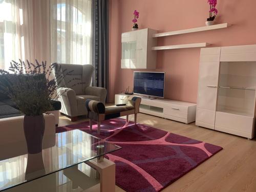 1Apartment Zeyerova4