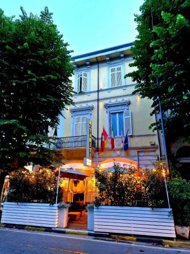 Hotel Tahiti in Viareggio