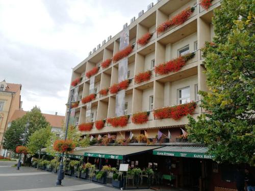 . Hotel Kapos