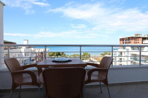 LUX3 Seaview & 43' TV Netflix - Shengjin