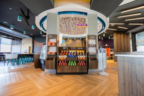 ร้านค้า, Tru by Hilton Yarmouth in ยาร์เมาท์