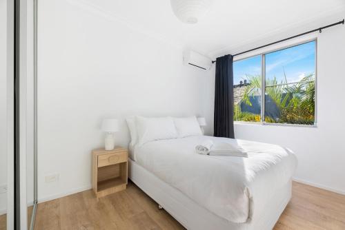 Sunny Bondi - image 2