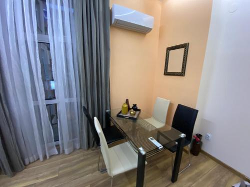 Cozy apartment in downtown Sofia - Tsar Samuil Street, Sofia (Foto 7)