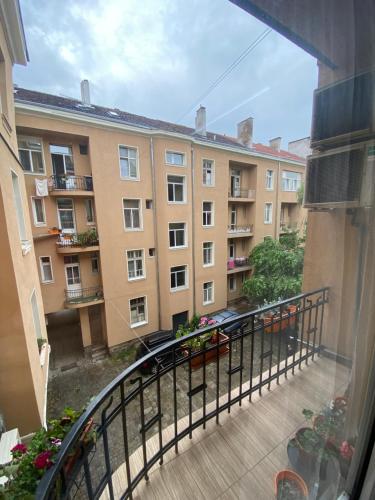 Cozy apartment in downtown Sofia - Tsar Samuil Street, Sofia (Foto 9)
