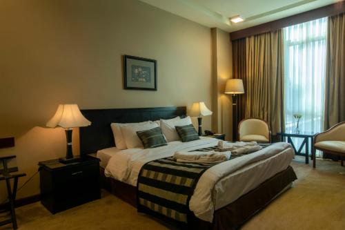 room detail thumbnail 1