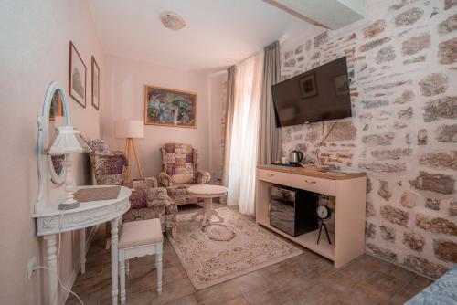 Antika Guesthouse - image 8