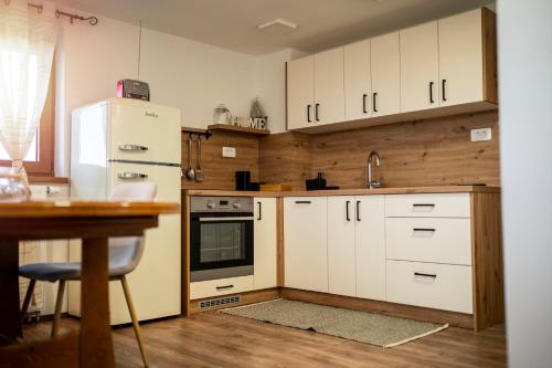 Зручності, Holiday house Aronija in Смар'є прі Єлса