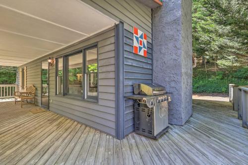 Boone Hideaway with Deck, Grill and Forest Views!