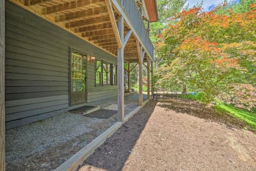 Boone Hideaway with Deck, Grill and Forest Views!