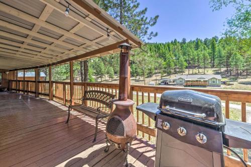 Quiet Cloudcroft Cabin with Porch and Gas Grill!