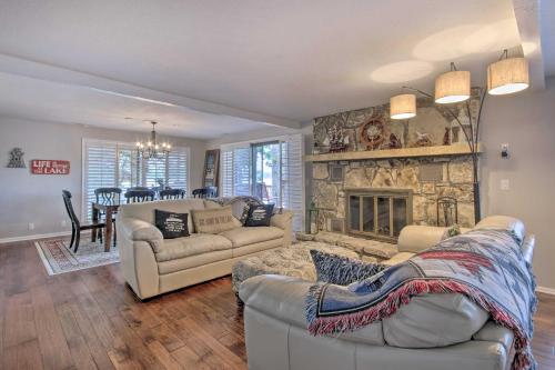 Private Dock Waterfront Lake Ozark Home! Private Dock Waterfront Lake Ozark Home!