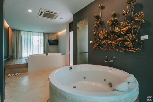 Ohana Resort Rayong in Rayong Beach