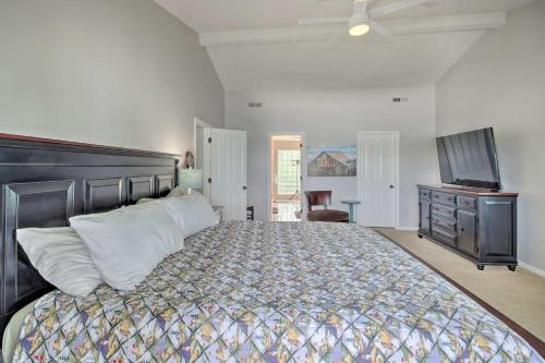 Private Dock Waterfront Lake Ozark Home! Private Dock Waterfront Lake Ozark Home!