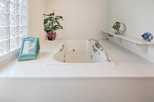 Private Dock Waterfront Lake Ozark Home! Private Dock Waterfront Lake Ozark Home!