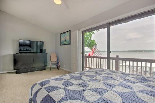 Private Dock Waterfront Lake Ozark Home! Private Dock Waterfront Lake Ozark Home!