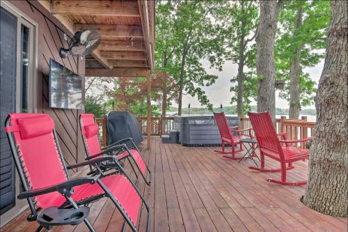 B&B Lake Ozark - Waterfront Lake Ozark Home with Private Dock! - Bed and Breakfast Lake Ozark