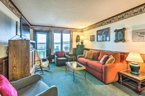 Lakefront Glen Arbor Condo with Boat Dock Access! in Glen Arbor, USA