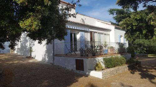 Belle villa 4 chambres piscine et + pool house gîte à louer Viens