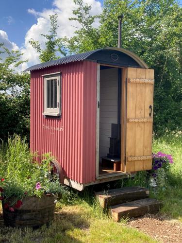 Stompy's Hut in Laxfield