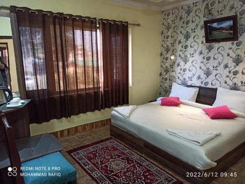 Pokój gościnny, Hotel curio's All seasons in Srinagar