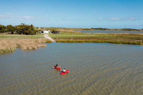 Coorong Island Retreat - Farm Stay at Pet Friendly Property