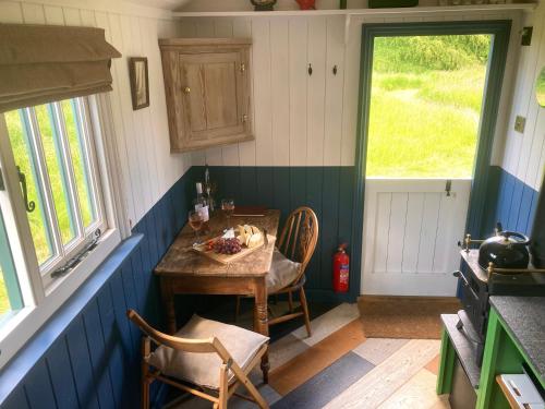 Stompy's Hut in Laxfield