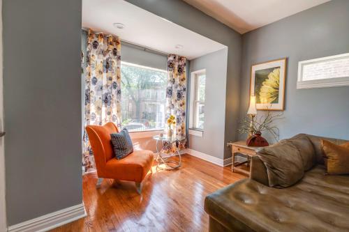 Spacious 5-BR House near Transit w Parking photo 2