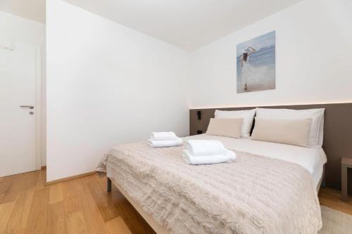 Apartments Rova Lux - image 9