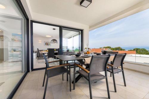 Apartments Rova Lux - image 5