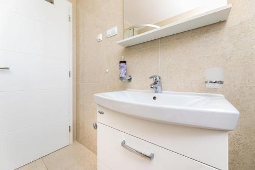 Apartments Rova Lux - image 10