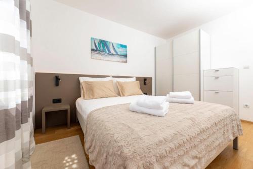 Apartments Rova Lux - image 14