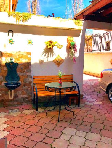Aladin and Arabella Apartments - image 5