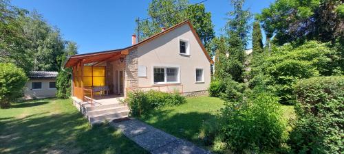 Damjanich Home close to the lake - image 2