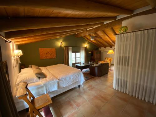 Valle del Arroyo Casas Rurales - B&B - Solo adultos in 科爾泰拉索爾
