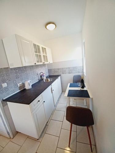 Studio with Shared Terrace