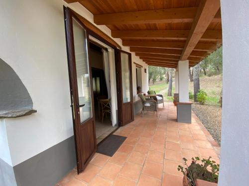 陽台/露台, Valle del Arroyo Casas Rurales - B&B - Solo adultos in 科爾泰拉索爾