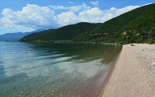 The Lake House -Trichonida Lake