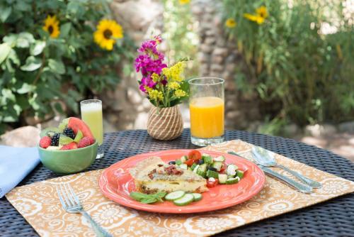 Inn of the Turquoise Bear - 식음료(F&B)